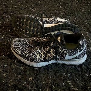 NIKE Zoom Pegasus Tennis Shoes